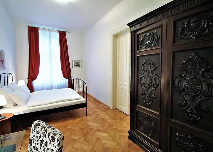 Salvator - By Praga