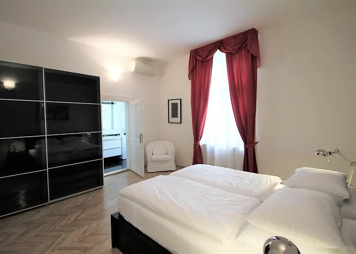 Salvator - By Apartamento Praga