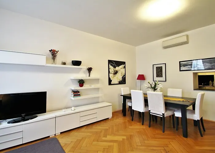 Apartamento Salvator - By Praga
