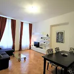 Appartamento Salvator - By