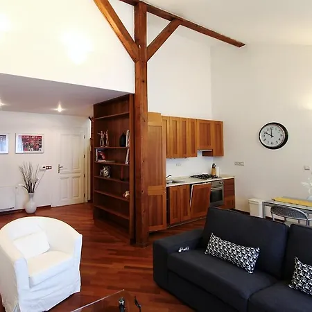 Salvator - By 公寓 布拉格