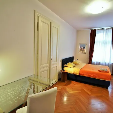Salvator - By Apartament *