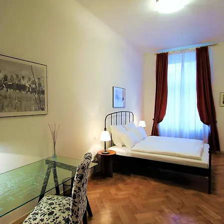 Salvator - By Apartman *
